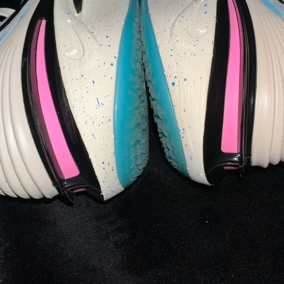 Nike Air Zoom GT Cut 2 White Pink Blue Basketball Shoes FN0234 Women's Size 9 - Picture 10 of 13